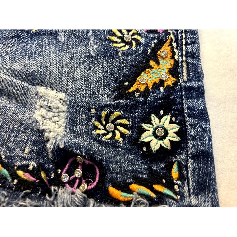 Miss Me Embellished Embroidered Cutoff Denim Shorts Distressed Girls Size 14 - Picture 4 of 15